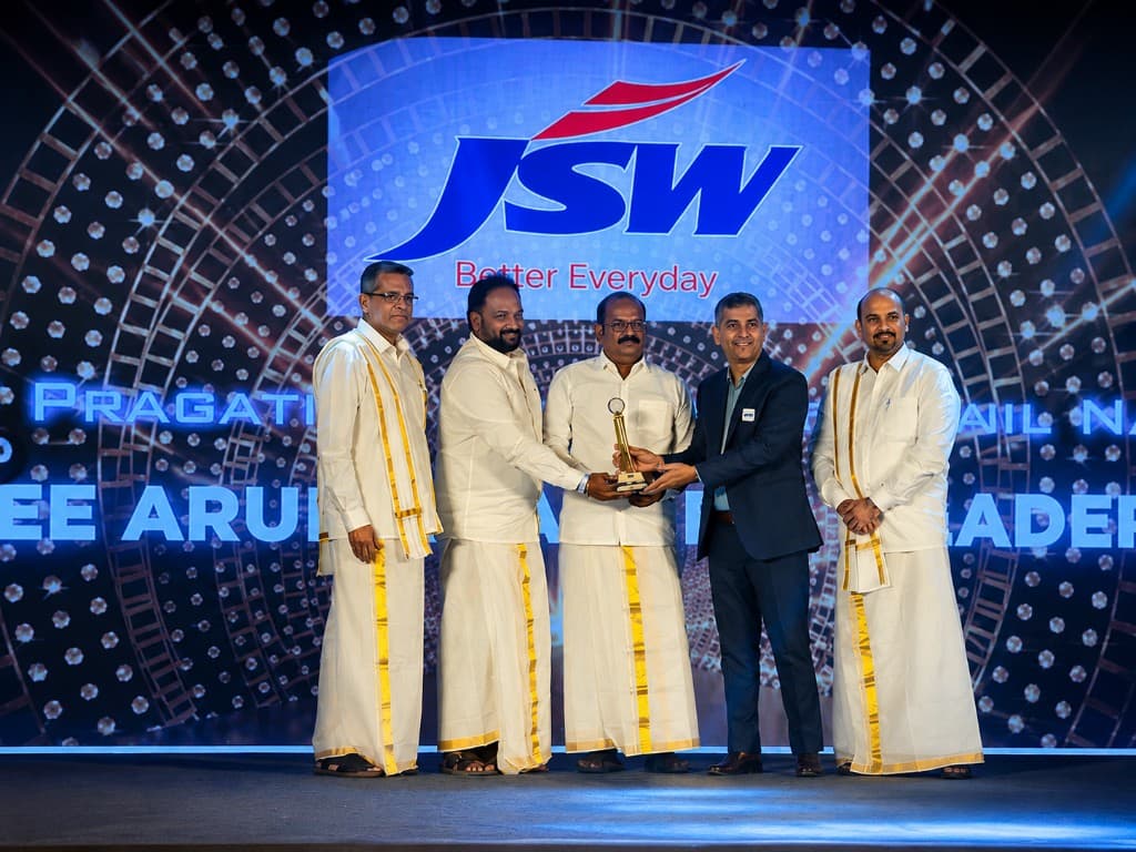 JSW Champions Night 2025 award ceremony โ Sree Arumuga Steel Trading on stage
